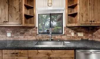 19250 Hill St, Anderson, CA 96007