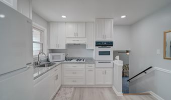 8912 BATTERY Rd, Alexandria, VA 22308