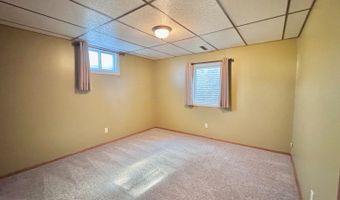 209 10th Ave NW, Bowman, ND 58623