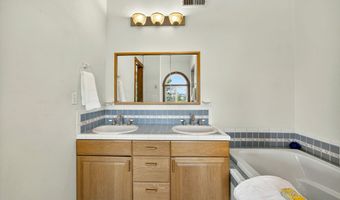 185 Almond St, Ashland, OR 97520