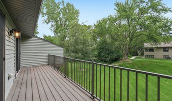 1386 Arden View Dr, Arden Hills, MN 55112