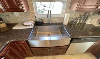 63 Cottage St, Bayonne, NJ 07002