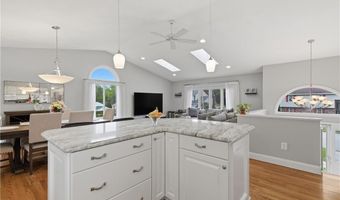 12 Pat Dr, Lincoln, RI 02865