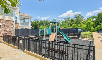 25066 CROXLEY GREEN Sq, Aldie, VA 20105
