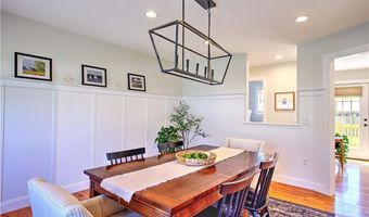 7 Court Ave, Barrington, RI 02806