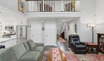 80 Conley Ave 6, Cranston, RI 02921