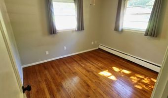 70 Ellsworth Dr, Bloomfield, CT 06002