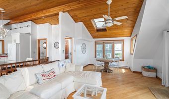 695 Charlestown Beach Rd, Charlestown, RI 02813