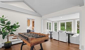 1 Harbor View Dr, Newport, RI 02840