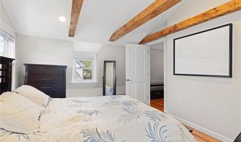 92 Franklin St, Bristol, RI 02809