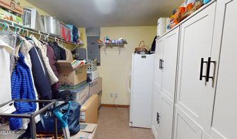 359 Reiling Ln, Altoona, PA 16601