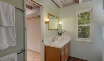 525 SOLANO Dr SE, Albuquerque, NM 87108