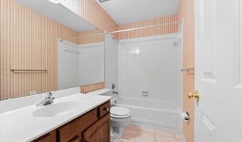 14 Cambridge Circle Ct, Ballwin, MO 63011