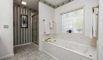 2 Dominar Pl, Hot Springs Village, AR 71909