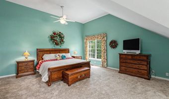 14 Karolina Ln, Bedford, NH 03110