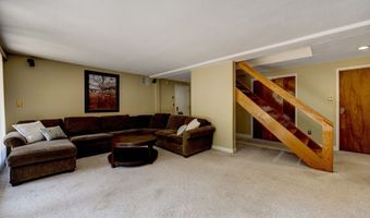 15 Brookridge Dr, Avon, CT 06001