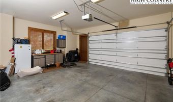 484 Farm Loop Rd, Banner Elk, NC 28604