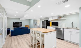3602 SOUTH Pl #2, Alexandria, VA 22309