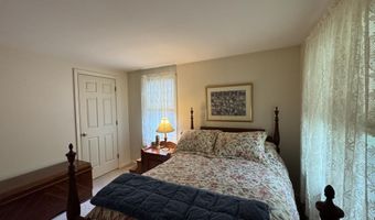 80 Baldwin Dr, Bangor, ME 04401