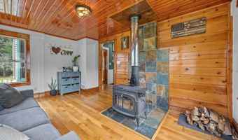 27 Center St, Algonquin, IL 60102