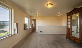 757 NEWPORT Ave SW, Bandon, OR 97411