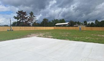 33 Elmwood Ln, Baxley, GA 31513