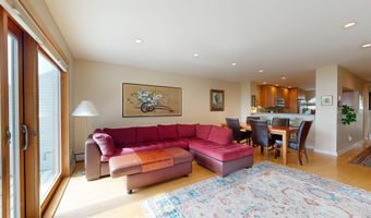 28 Northshore Dr, Burlington, VT 05408