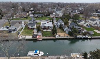 17 Central Ave, Amityville, NY 11701
