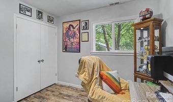 102 Wicklow Dr, Asheville, NC 28806