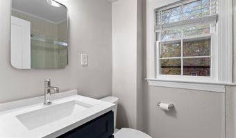 1400 S BARTON St 425, Arlington, VA 22204