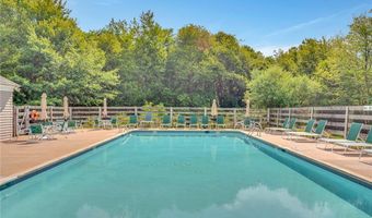 19 Vanderbilt Dr, Narragansett, RI 02882