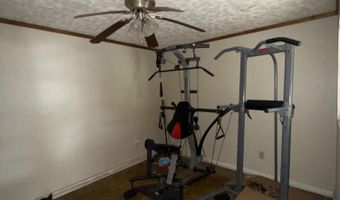 517 W 3rd St, Anderson, MO 64831