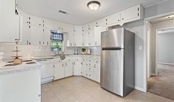 404 NE Avondale Ave, Bartlesville, OK 74006