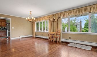 13 Governors Ln, Bethel, CT 06801