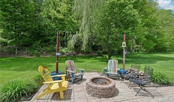 1250 Orchard Glen Dr, Amherst, OH 44001