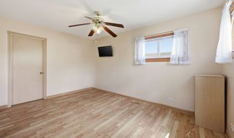 329 E Myrick Ave, Addison, IL 60101