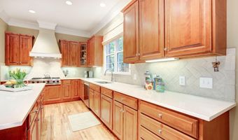 7927 SANDALFOOT Dr, Potomac, MD 20854