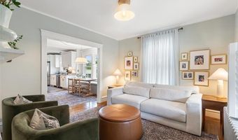 15 Berwick Pl, East Providence, RI 02916
