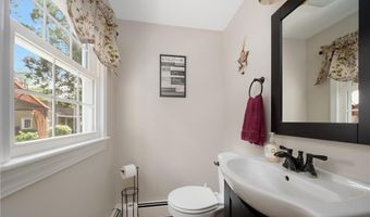 22 Clyde St, Blackstone, MA 01504