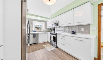 13 Mulcahy Ln, Billerica, MA 01821