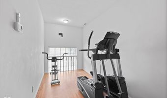 923 Stave Oak Dr, Beech Grove, IN 46107