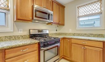 6106 BANGOR Dr, Alexandria, VA 22303