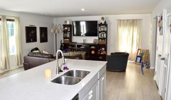 1953 Landrow Ln, Boiling Springs, SC 29316