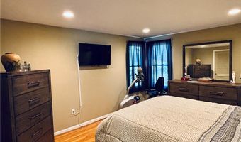 20 Wild Berry Dr, Cranston, RI 02920