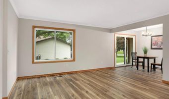 8824 134th St W, Apple Valley, MN 55124