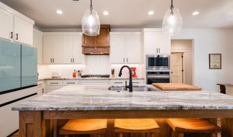 4032 Eagle Valley Dr, Benton, AR 72019