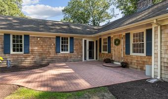 15 Birchwood Dr, Cumberland, RI 02864