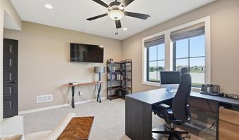 4261 Lakeshore Dr, Basehor, KS 66007