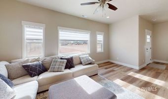 1015 E Canyon Dr, Big Water, UT 84741
