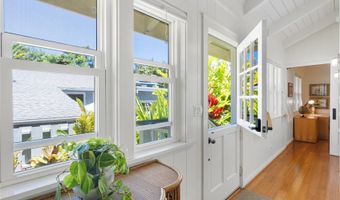 507 Kawailoa Rd B, Kailua, HI 96734
